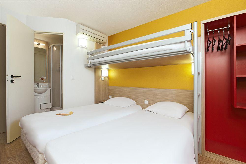 Hotel Kennedy Parc Des Expositions تارْب المظهر الخارجي الصورة
