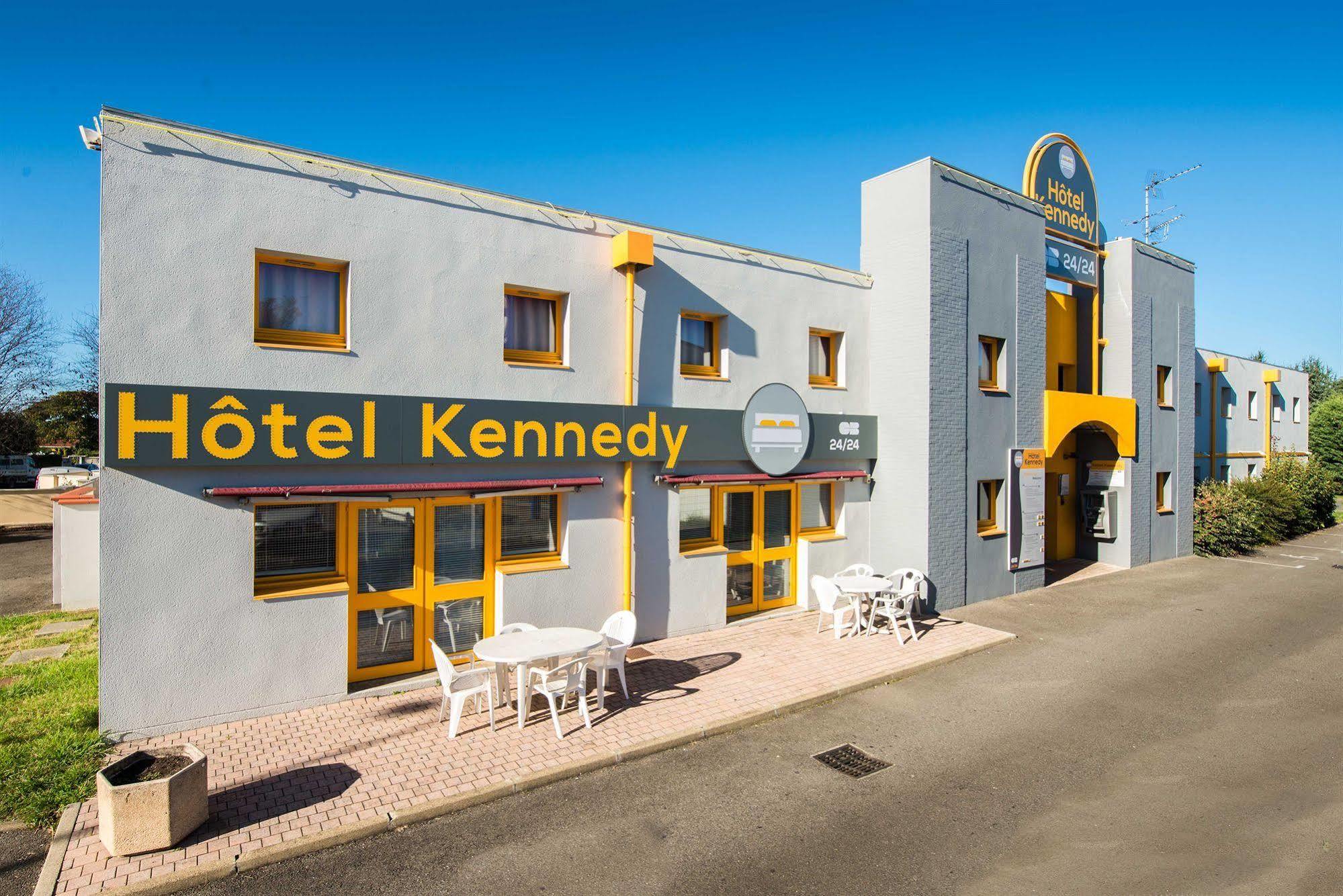 Hotel Kennedy Parc Des Expositions تارْب المظهر الخارجي الصورة